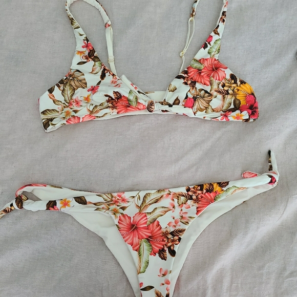 Beach Bunny Other - Beach bunny bikini